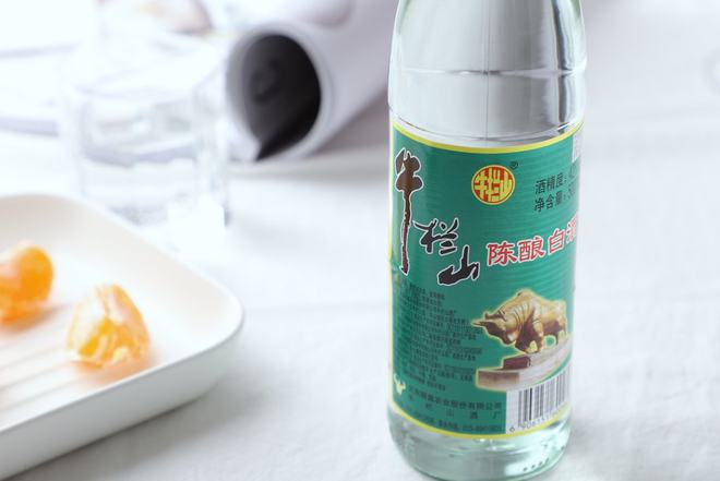 过年买酒需警惕 你以为的醇香白酒，可能是酒精饮料